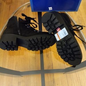 Woman's boots white mountain